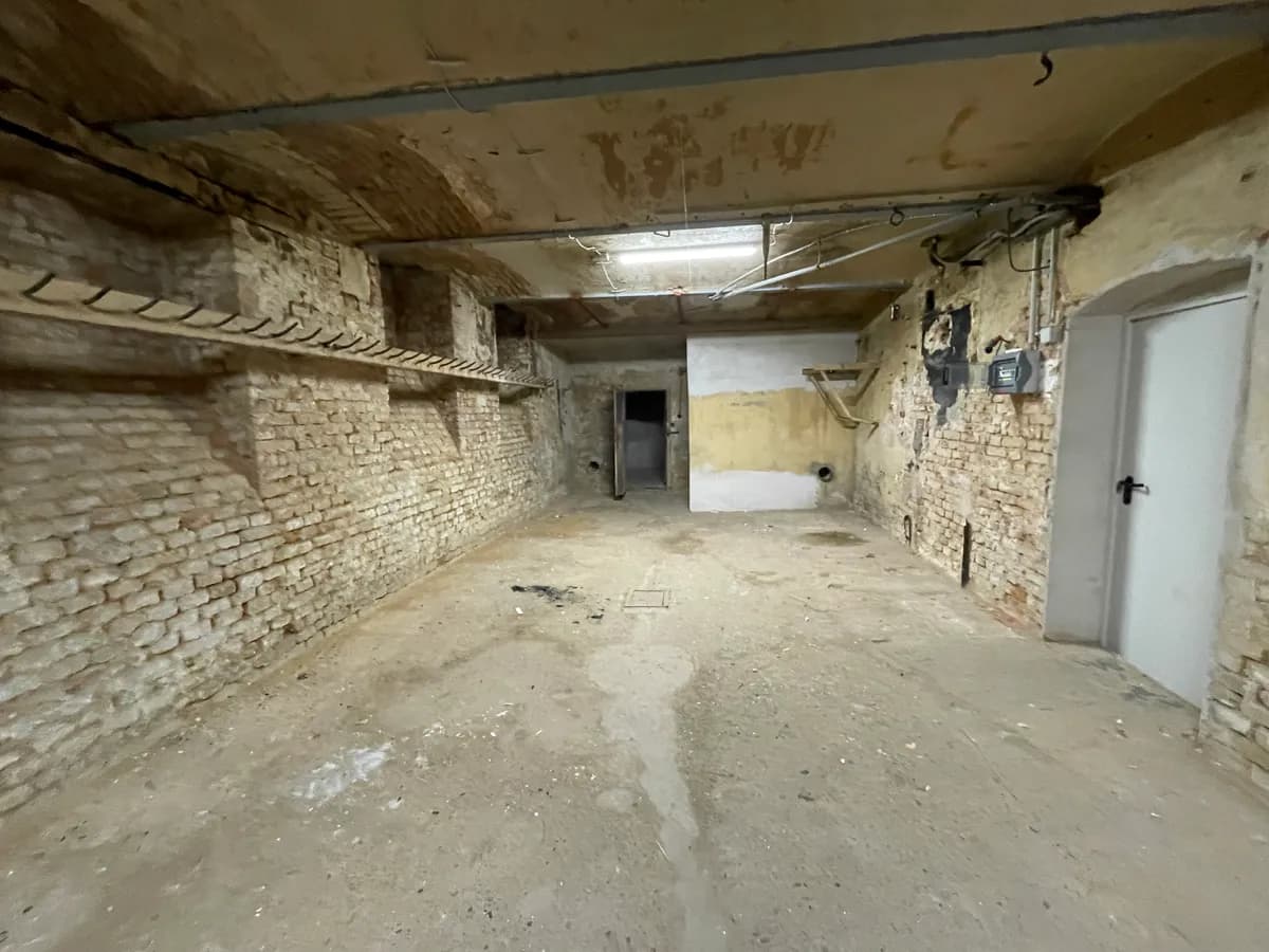 Gewerbeimmobilie mieten in Wien – 115 m², € 4 – Bild 2 von 6