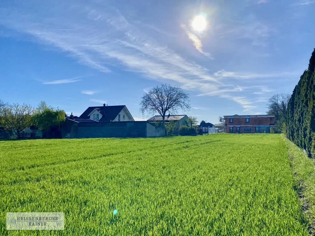 Grundstück kaufen in Baden – 2 379 m², € 832.500
