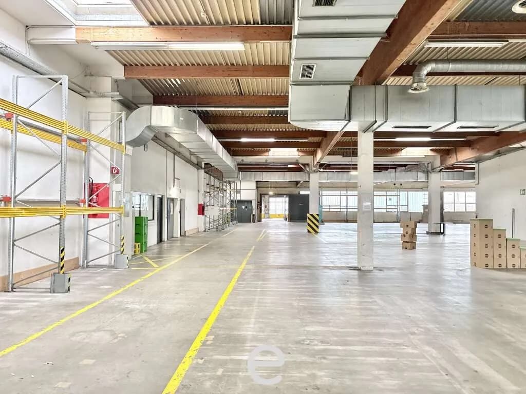 Gewerbeimmobilie mieten in Wels – 3 089 m², € 18.875 – Bild 8 von 16