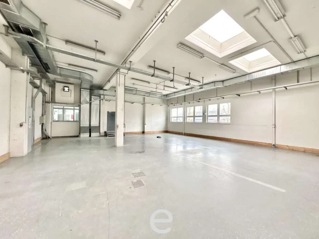Gewerbeimmobilie mieten in Wels – 3 089 m², € 18.875 – Bild 11 von 16