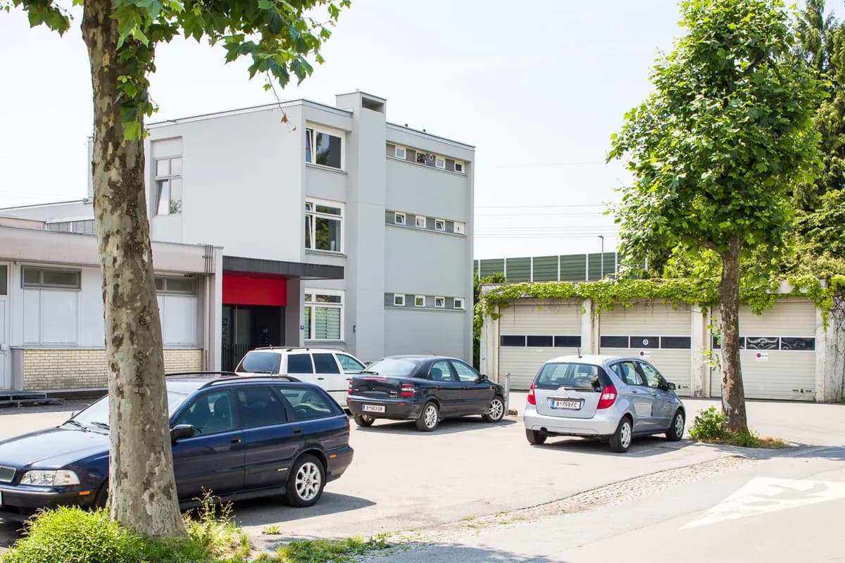 1-Zimmer-Gewerbeimmobilie mieten in Bregenz – 42 m², € 240 – Bild 2 von 3