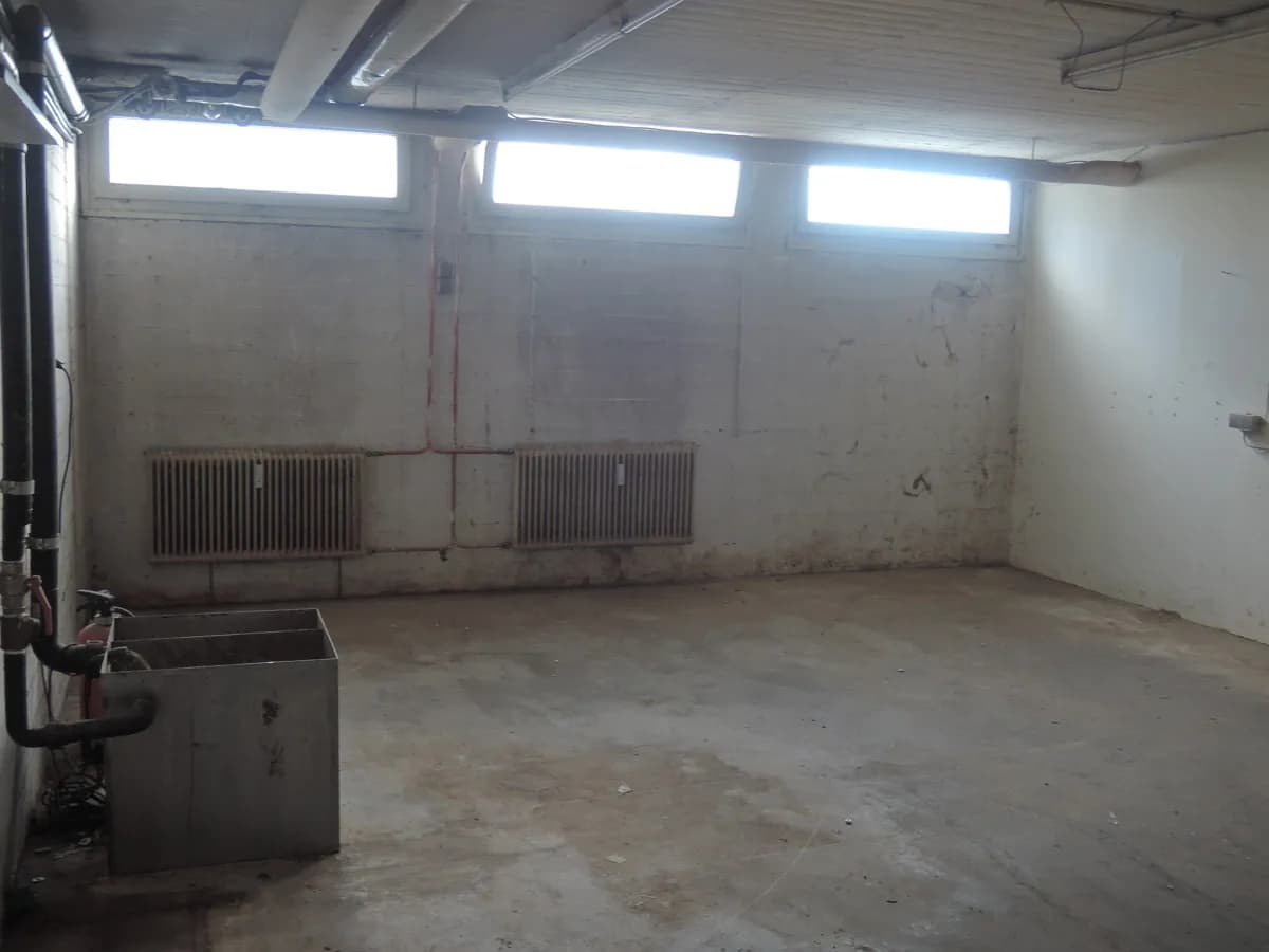 1-Zimmer-Gewerbeimmobilie mieten in Bregenz – 42 m², € 240 – Bild 3 von 3