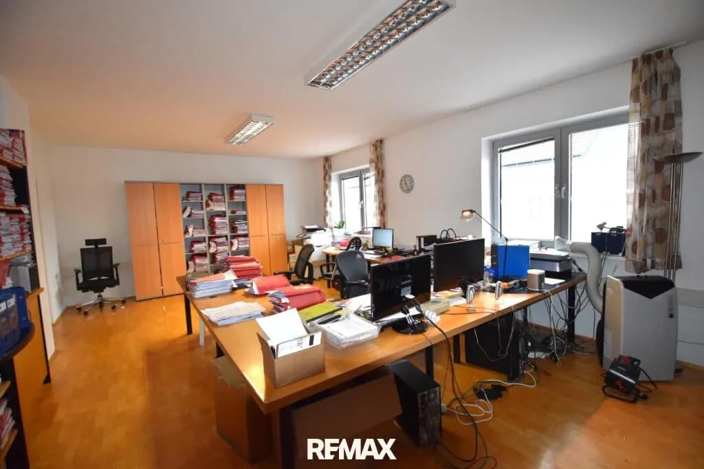 2-Zimmer-Gewerbeimmobilie mieten in Amstetten – 99 m², € 892 – Bild 2 von 3