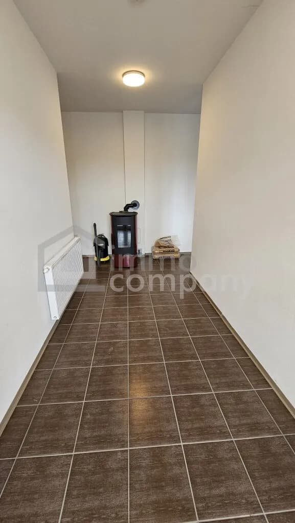 Gewerbeimmobilie mieten in Bruck an der Leitha – 77,51 m², € 950 – Bild 5 von 12