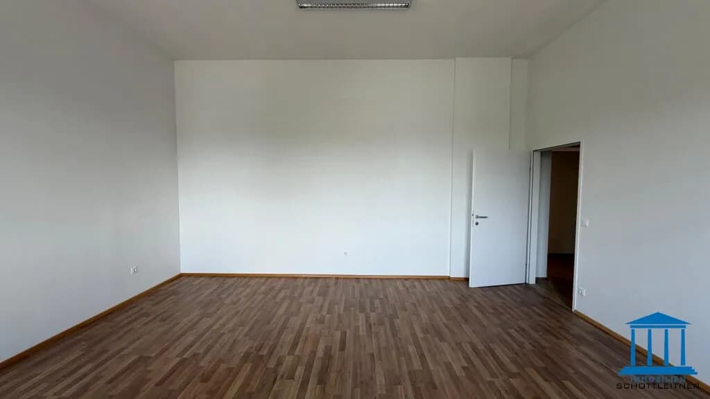 4-Zimmer-Gewerbeimmobilie mieten in Wiener Neustadt – 108 m², € 1.215 – Bild 2 von 18