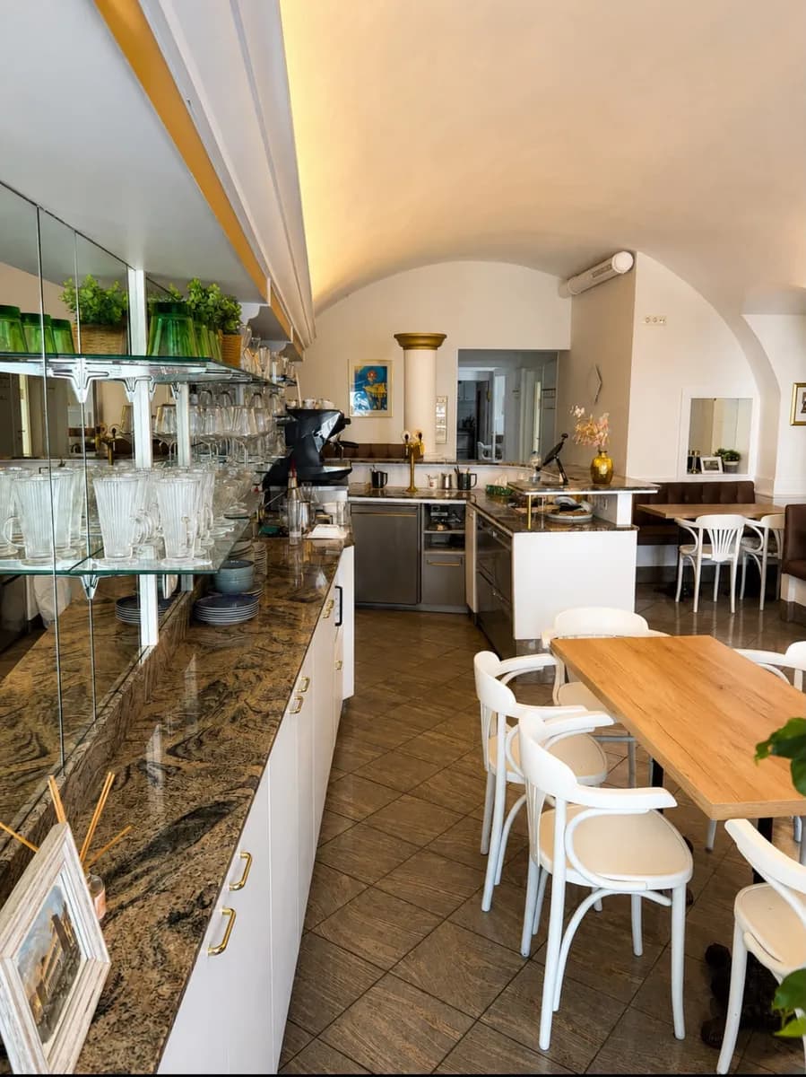 2-Zimmer-Gewerbeimmobilie mieten in Mödling – 97 m², € 1.900 – Bild 1 von 10
