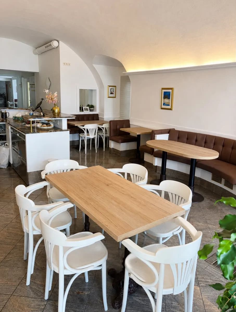 2-Zimmer-Gewerbeimmobilie mieten in Mödling – 97 m², € 1.900 – Bild 2 von 10