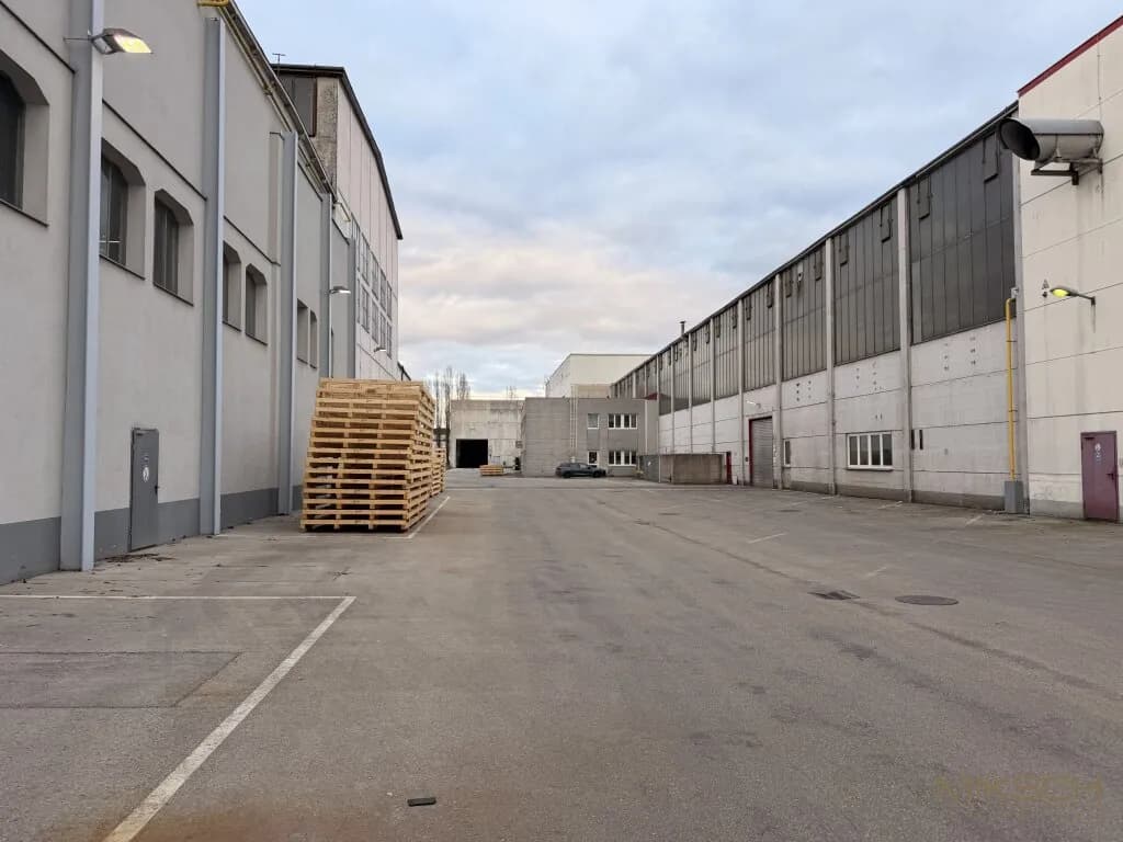 Gewerbeimmobilie mieten in Sankt Pölten – € 3 – Bild 4 von 13