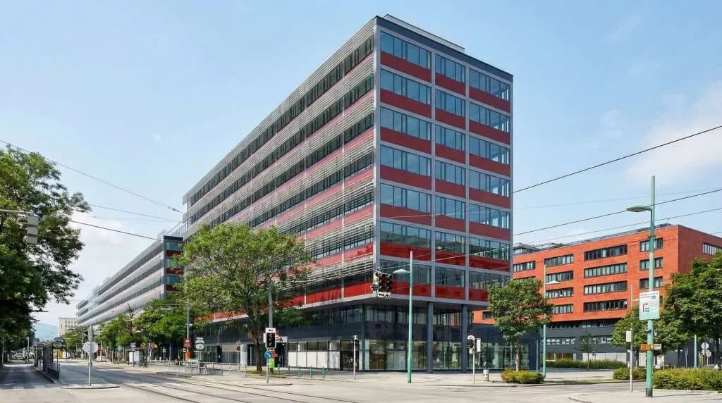 Gewerbeimmobilie mieten in Wien – 335 m², € 15