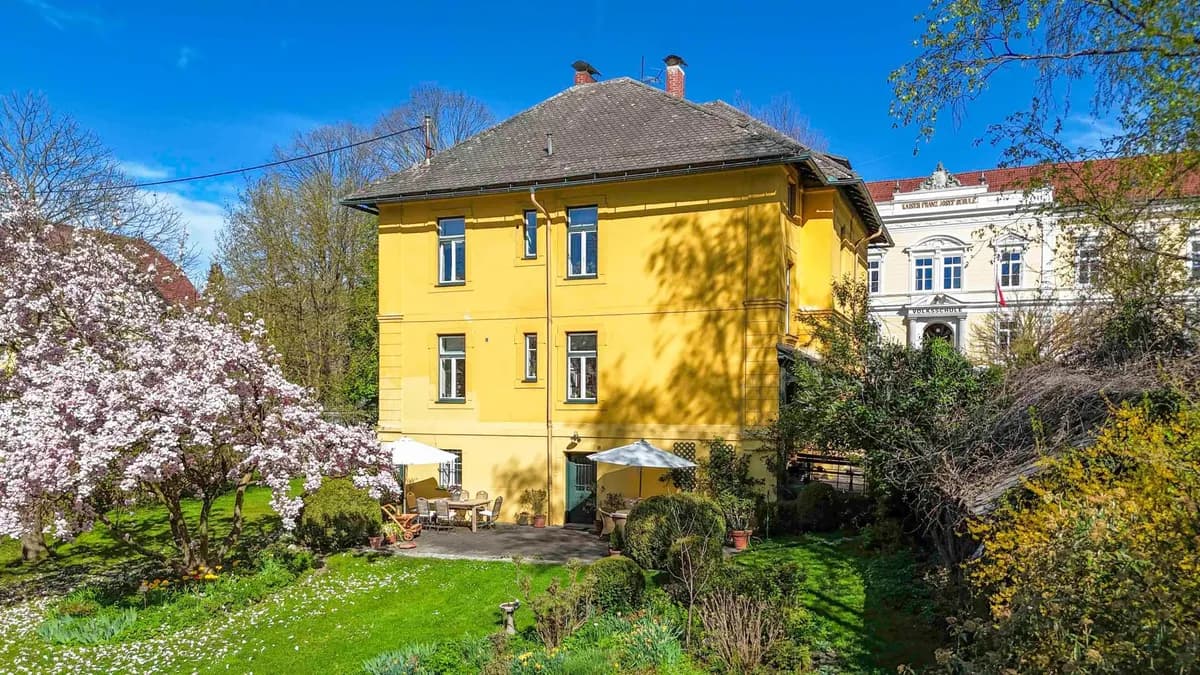 11-Zimmer-Immobilie kaufen in Linz Land – 236 m², € 1.490.000 – Bild 1 von 14