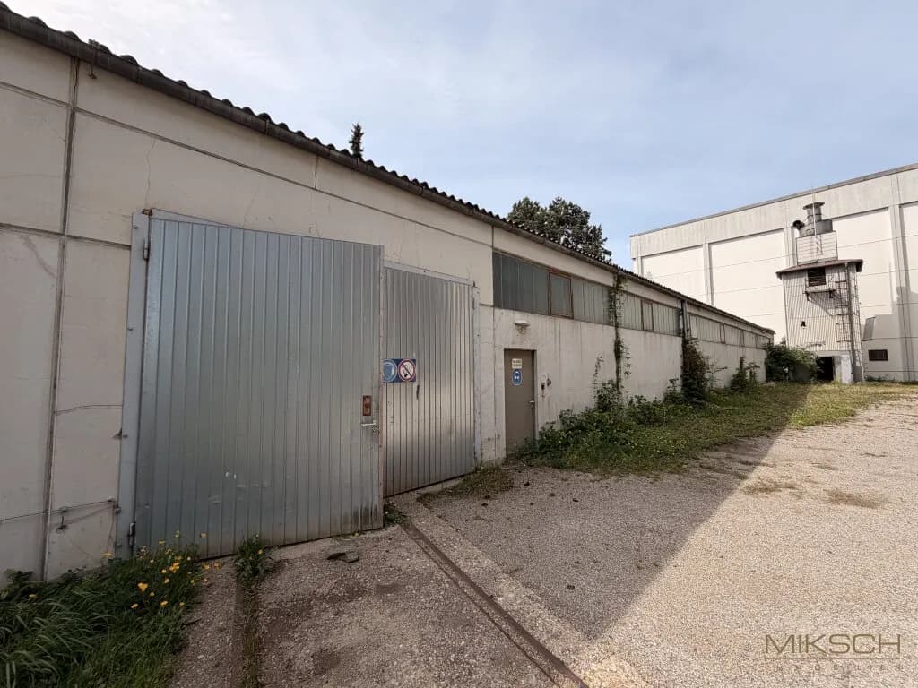 Gewerbeimmobilie mieten in Sankt Pölten – 450 m², € 1.125 – Bild 2 von 3