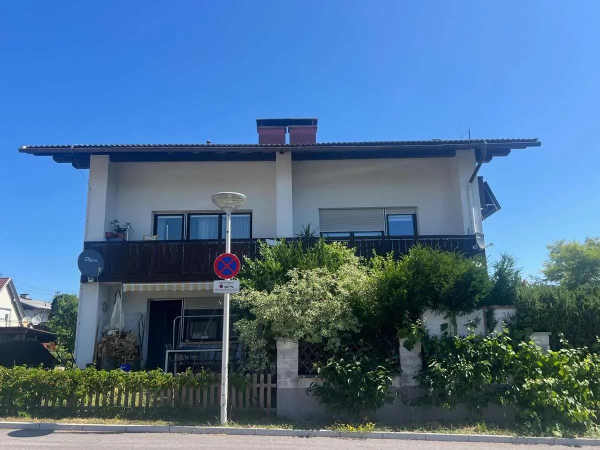 2-Zimmer-Wohnung kaufen in Gmunden – 50 m², € 165.000 – Bild 2 von 9