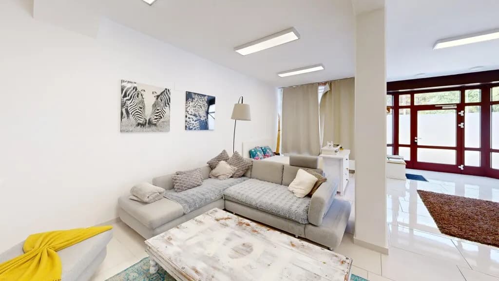 4-Zimmer-Wohnung kaufen in Wiener Neustadt – 132 m², € 203.000