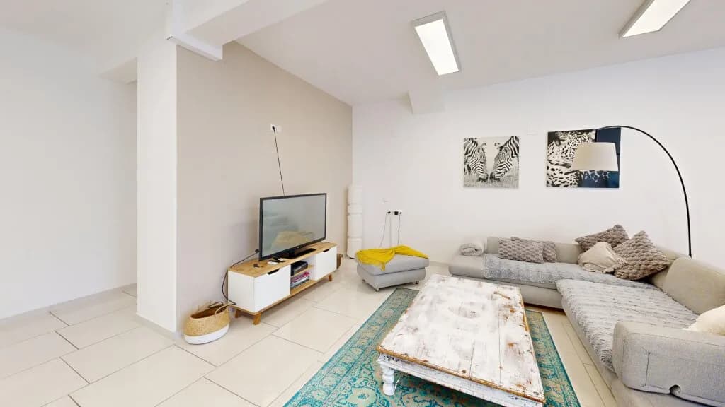 4-Zimmer-Wohnung kaufen in Wiener Neustadt – 132 m², € 203.000 – Bild 2 von 11