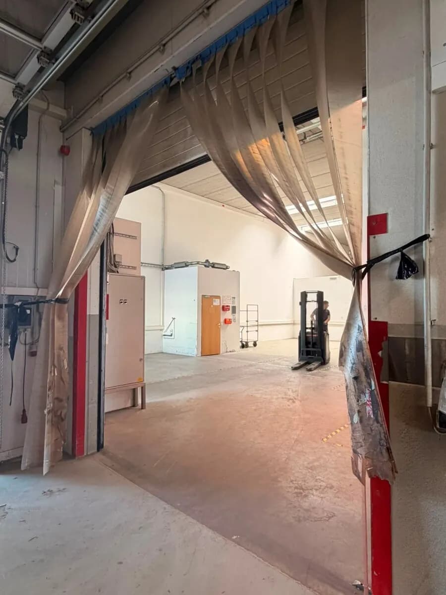 Gewerbeimmobilie mieten in Wien – 1 500 m² – Bild 3 von 4