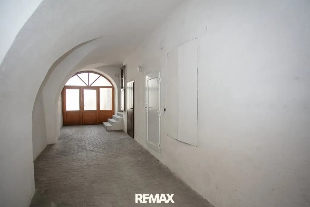 7-Zimmer-Haus kaufen in Horn – 220 m², € 227.000 – Bild 2 von 35