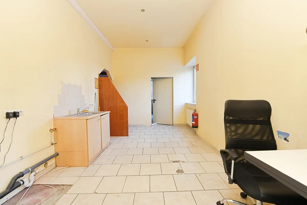 5-Zimmer-Gewerbeimmobilie mieten in Bludenz – 390 m², € 2.730 – Bild 10 von 28