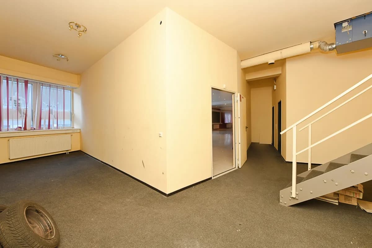 5-Zimmer-Gewerbeimmobilie mieten in Bludenz – 390 m², € 2.730 – Bild 22 von 28