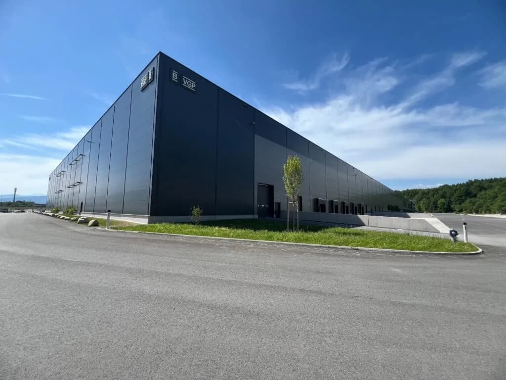 Immobilie mieten in Wels-Land – 2 350 m² – Bild 4 von 13