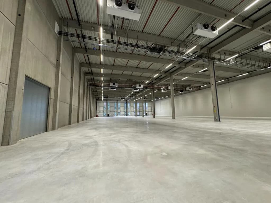 Immobilie mieten in Wels-Land – 2 350 m² – Bild 8 von 13