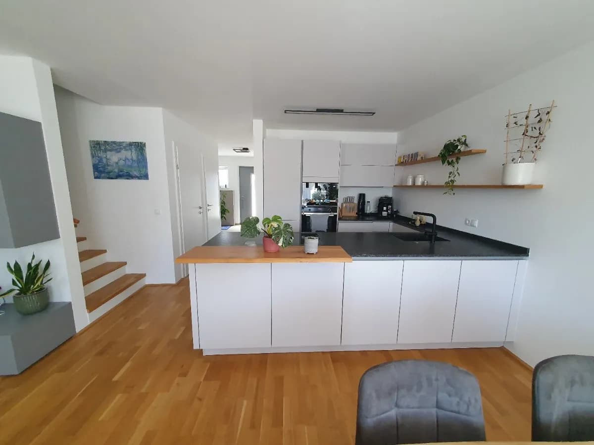 5-Zimmer-Haus mieten in Wels-Land – 119 m², € 1.530