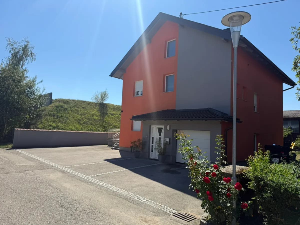 8-Zimmer-Haus mieten in Vöcklabruck – 180 m², € 1.300 – Bild 2 von 38