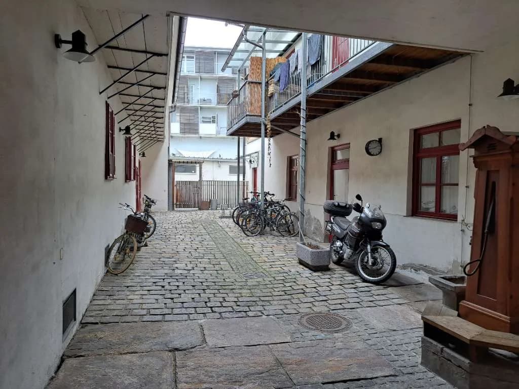 Immobilie mieten in Graz – 123 m², € 10 – Bild 2 von 6