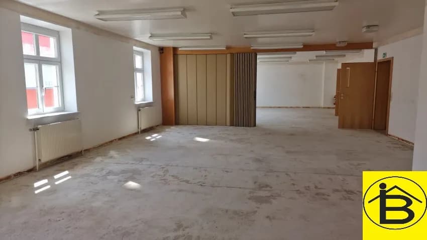 11-Zimmer-Gewerbeimmobilie mieten in Sankt Pölten – 318 m², € 3.258 – Bild 2 von 14