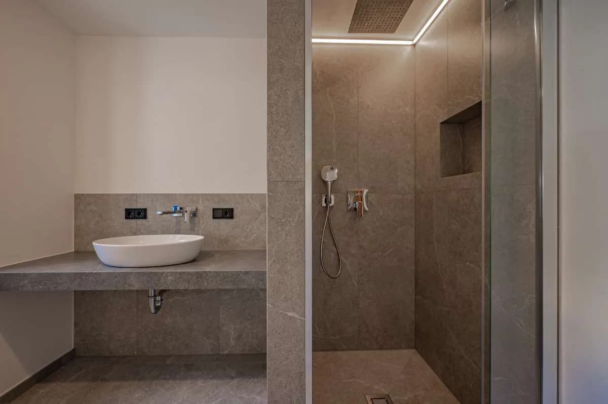 5-Zimmer-Haus kaufen in Kitzbühel – 281 m², € 1.990.000 – Bild 6 von 6