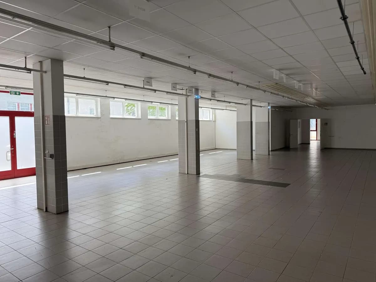 Gewerbeimmobilie mieten in Wien – 605 m², € 6.074