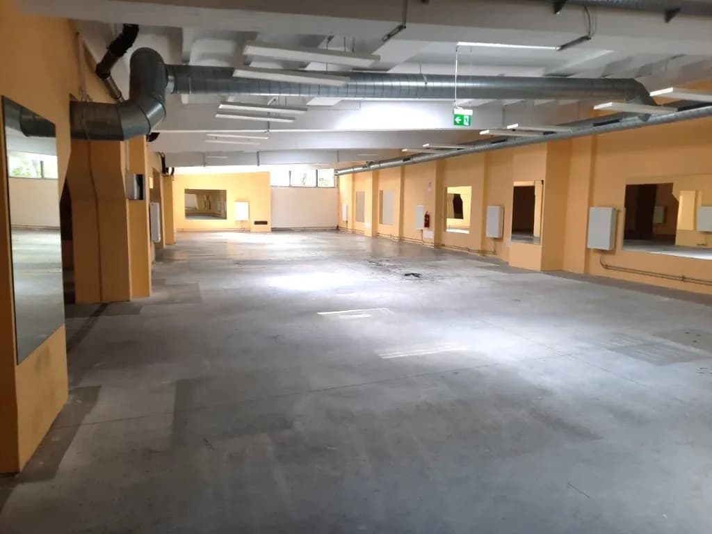 Gewerbeimmobilie mieten in Wien – 1 500 m², € 17 – Bild 15 von 17