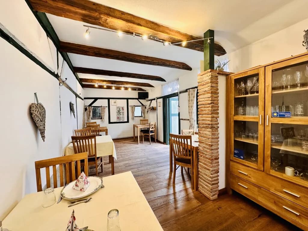 Wohnung kaufen in Neunkirchen – 998 m², € 445.000 – Bild 3 von 48