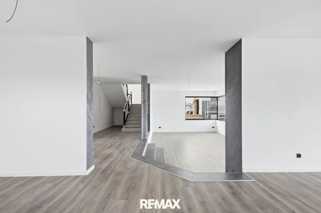8-Zimmer-Haus kaufen in Hollabrunn – 326 m², € 835.000 – Bild 3 von 20