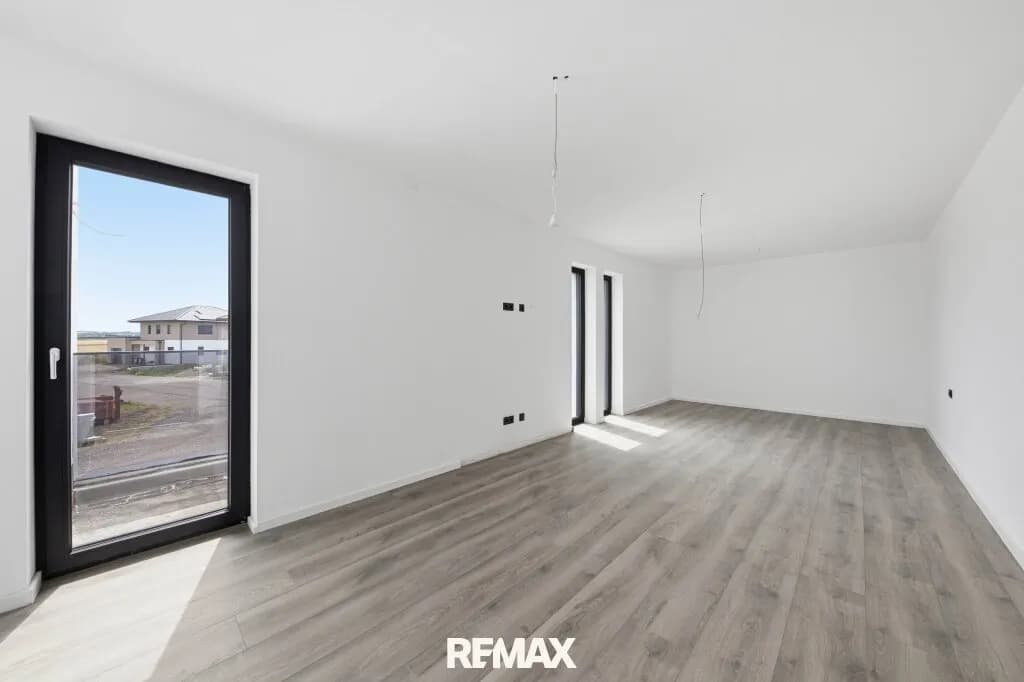 8-Zimmer-Haus kaufen in Hollabrunn – 326 m², € 835.000 – Bild 7 von 20
