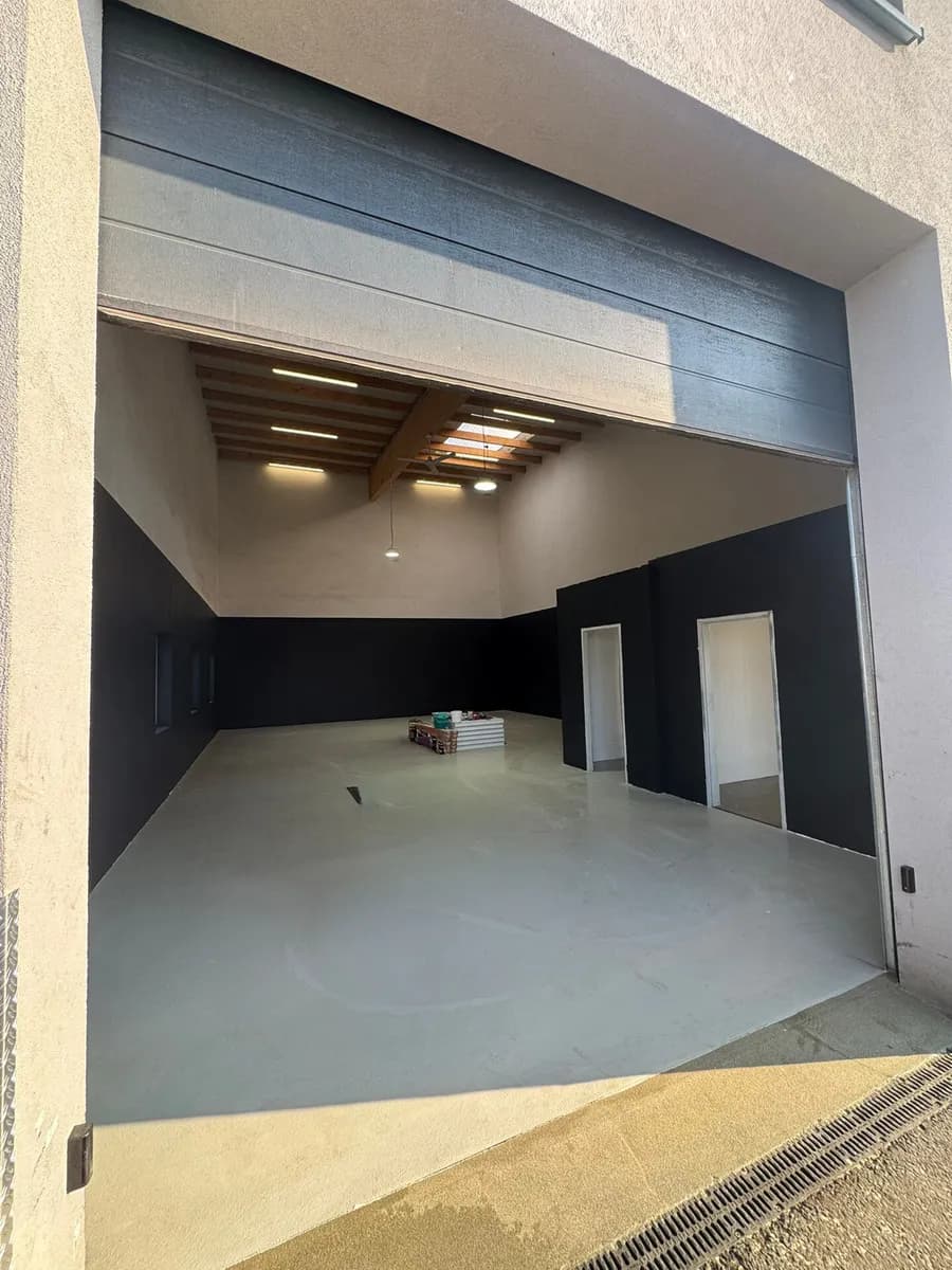 Gewerbeimmobilie mieten in Baden – 113 m², € 1.680