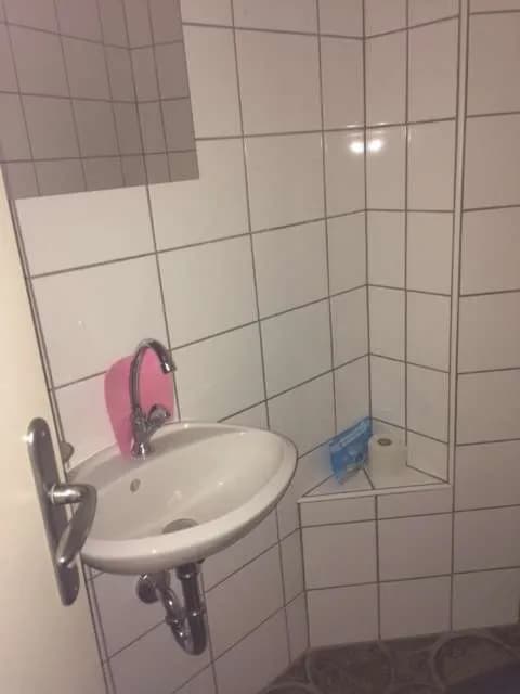 1-Zimmer-Gewerbeimmobilie mieten in Vöcklabruck – 17 m², € 315 – Bild 2 von 4