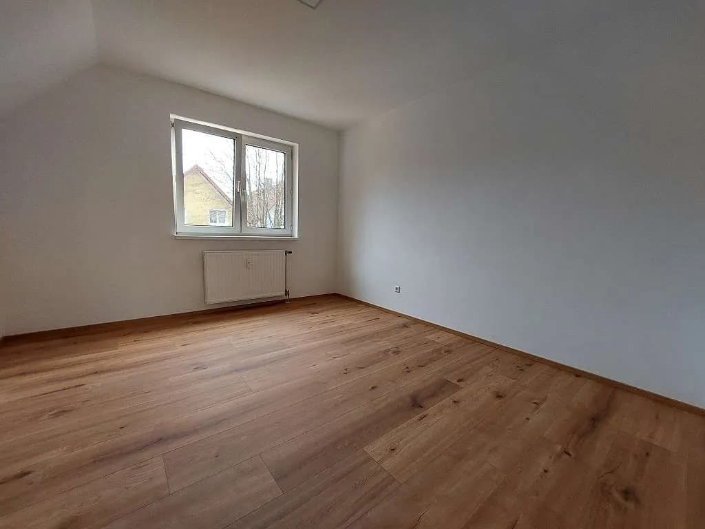 2-Zimmer-Wohnung mieten in Linz Land – 32 m², € 559 – Bild 2 von 4