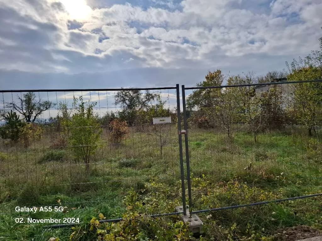 Grundstück kaufen in Wiener Neustadt Land – 805 m², € 239.000