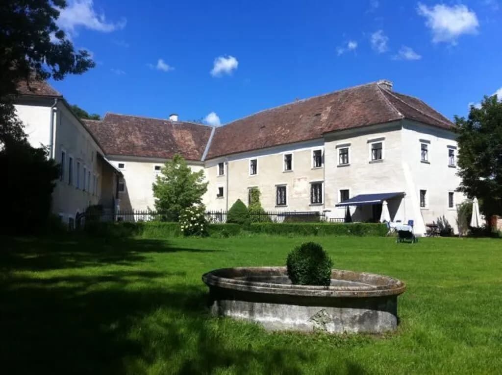 Immobilie kaufen in Hollabrunn – 870 m², € 1.200.000 – Bild 1 von 34