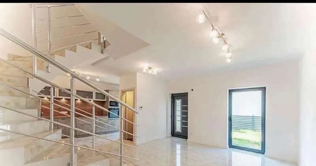 5-Zimmer-Haus mieten in Wien – 120 m², € 1.899 – Bild 2 von 19