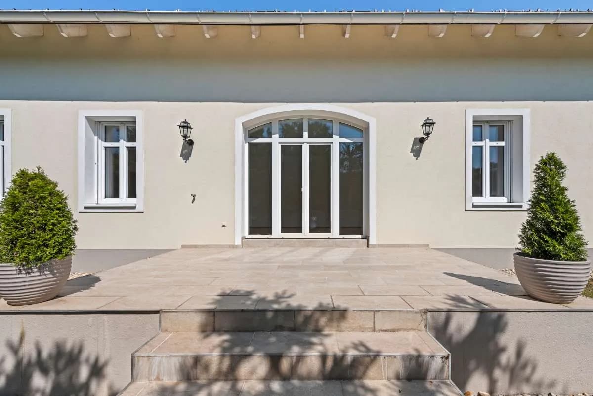 7-Zimmer-Haus kaufen in Tulln – 301 m², € 2.292.000 – Bild 1 von 21