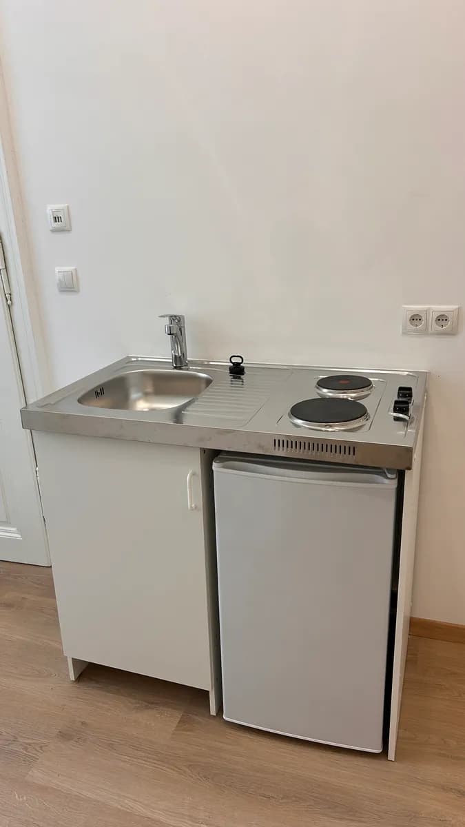 1-Zimmer-Gewerbeimmobilie mieten in Wien – 13 m², € 300 – Bild 3 von 6