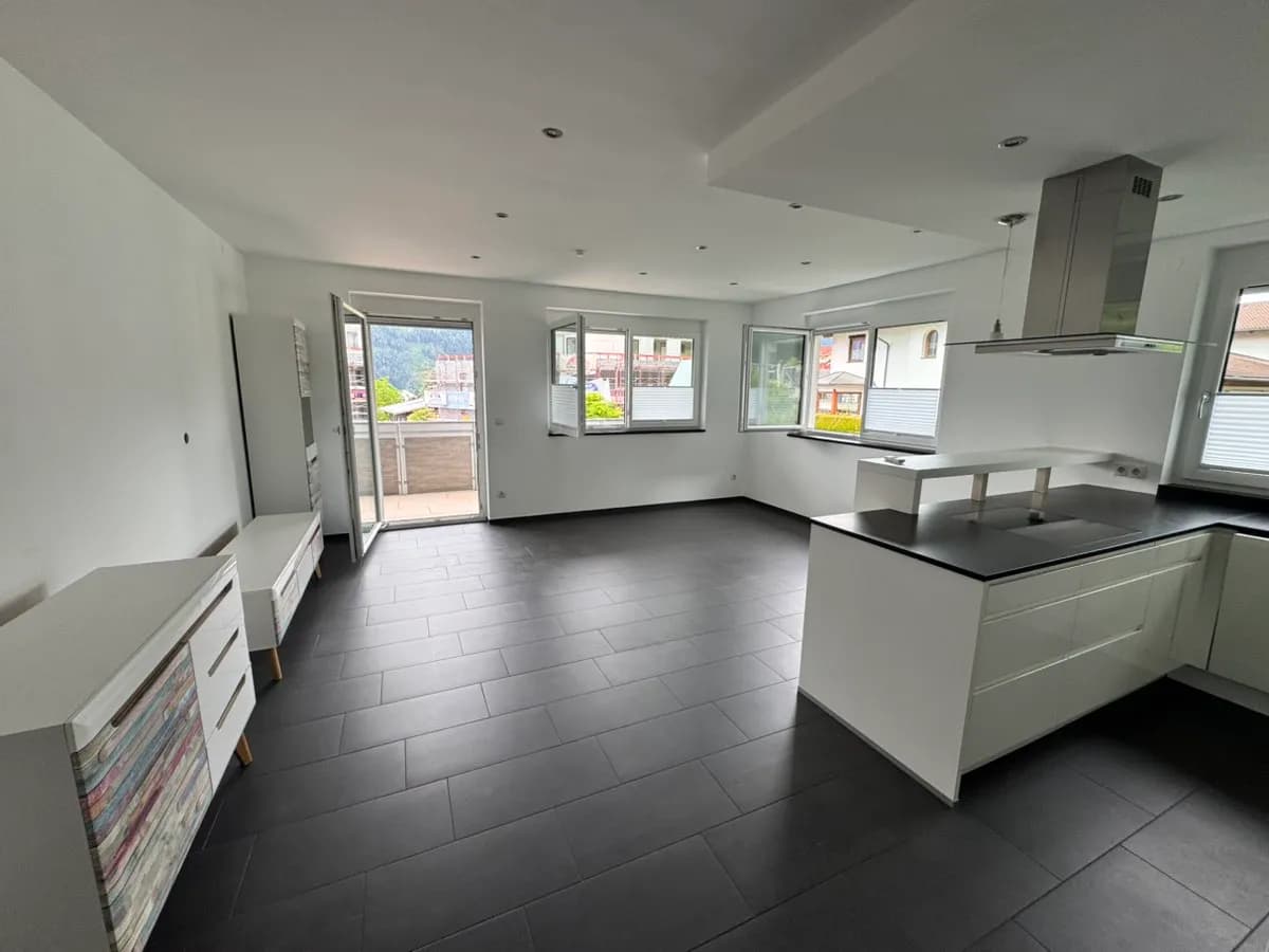 3-Zimmer-Wohnung mieten in Innsbruck-Land – 80 m², € 1.950 – Bild 2 von 11