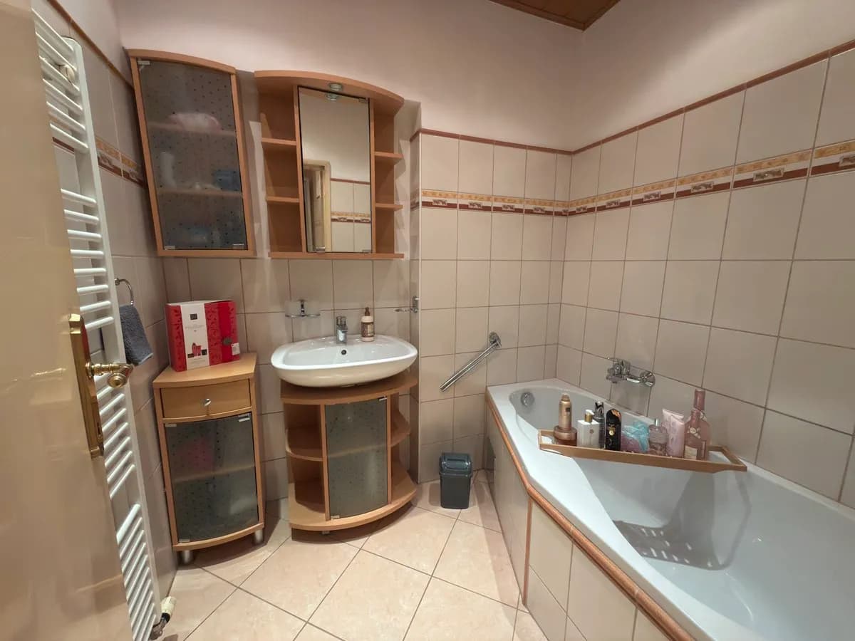 4-Zimmer-Haus mieten in Baden – 130 m², € 1.700 – Bild 13 von 17