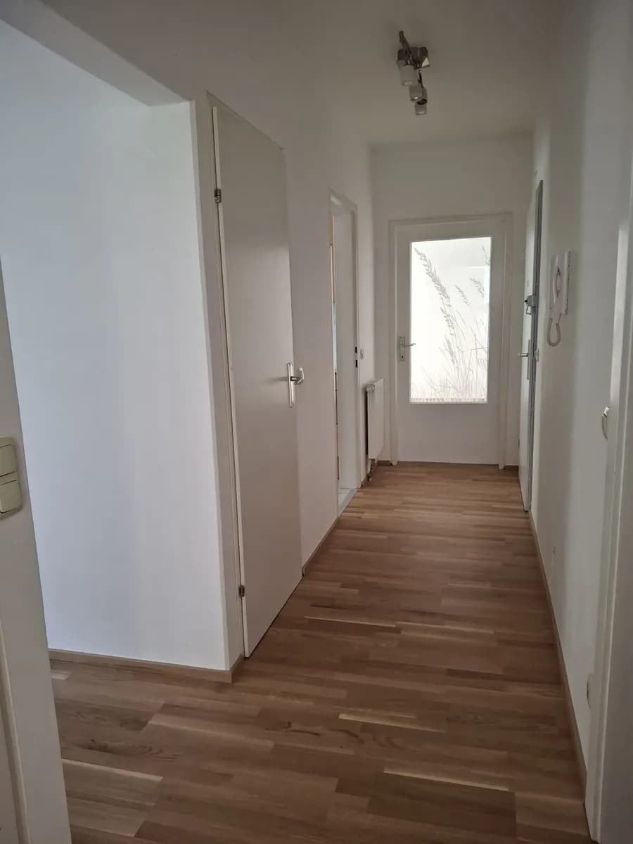 3-Zimmer-Wohnung mieten in Linz – 67 m², € 980 – Bild 2 von 8