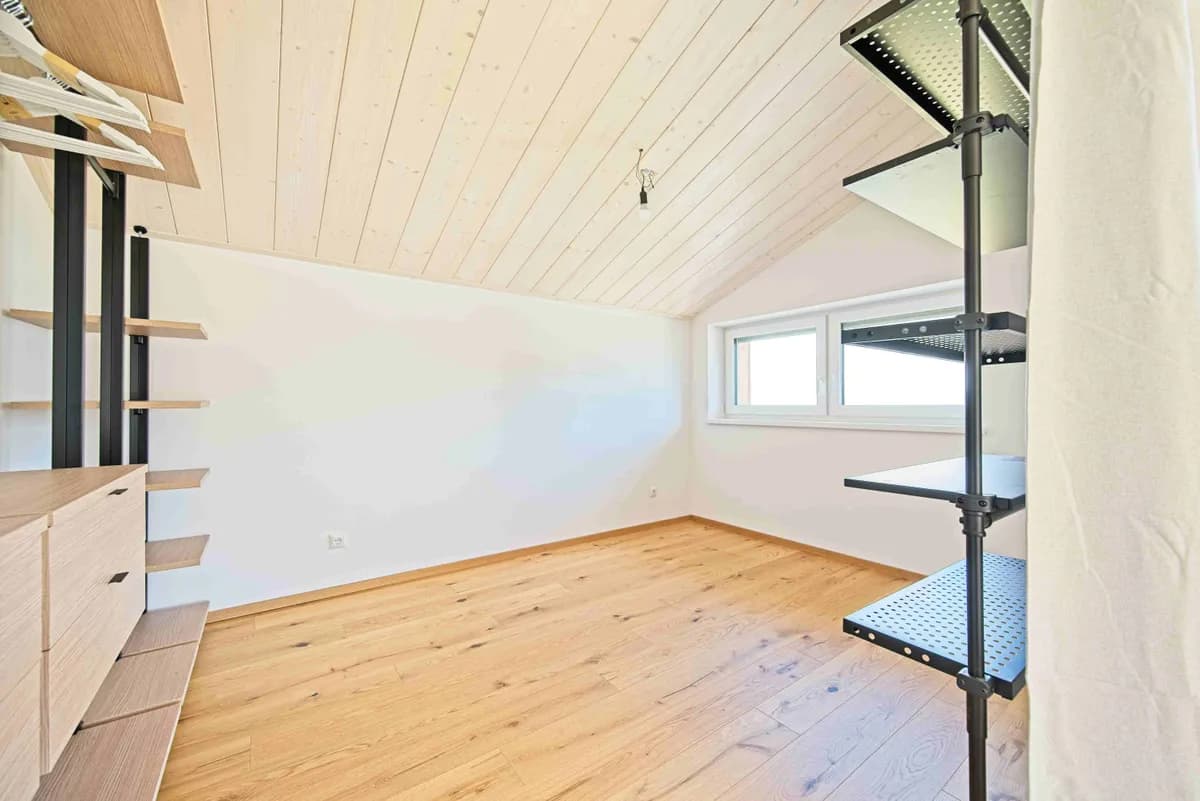 2-Zimmer-Wohnung mieten in Gmunden – 90 m², € 1.900 – Bild 10 von 13