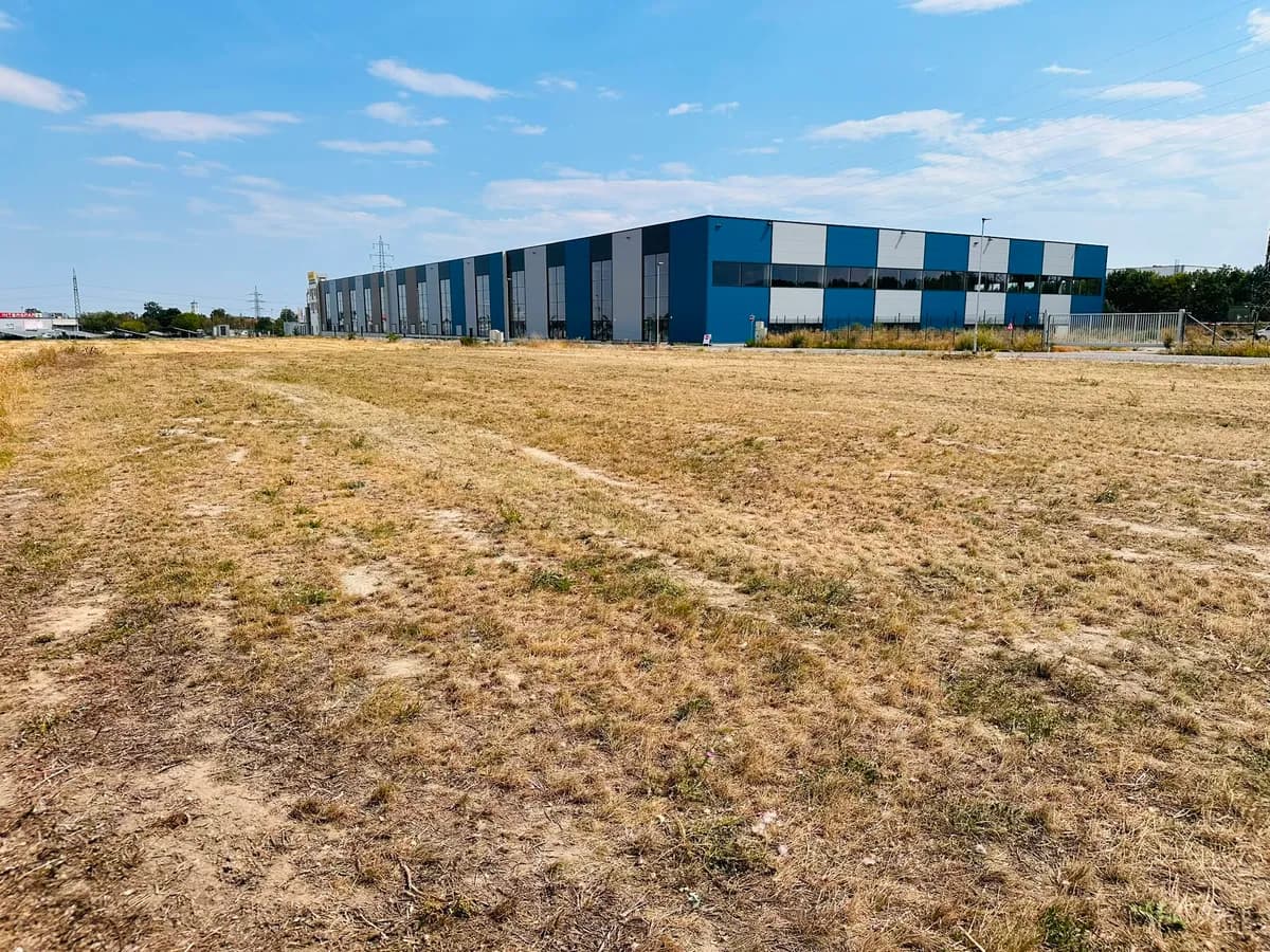 Immobilie mieten in Baden – 1 800 m², € 3.600 – Bild 2 von 4