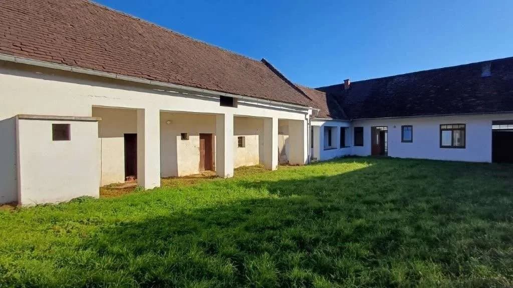 5-Zimmer-Immobilie kaufen in Jennersdorf – 180 m², € 219.000 – Bild 2 von 39