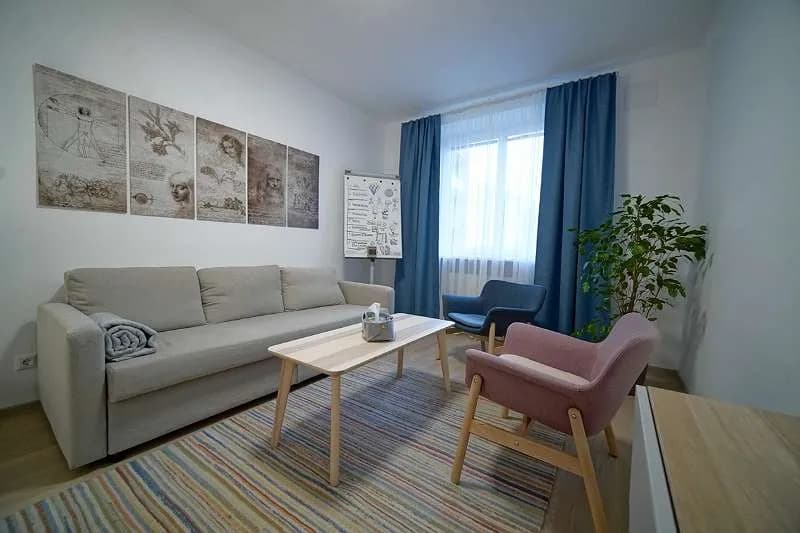 7-Zimmer-Gewerbeimmobilie mieten in Linz – 16 m², € 115