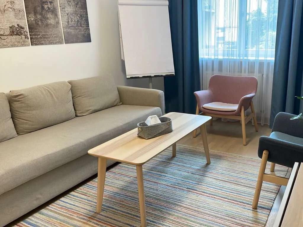 7-Zimmer-Gewerbeimmobilie mieten in Linz – 16 m², € 115 – Bild 8 von 16